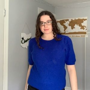 BLUE FUZZY SHORT SLEEVE SWEATER